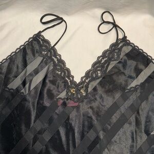 Sleep Solutions lingerie size Medium, black with some gold threading